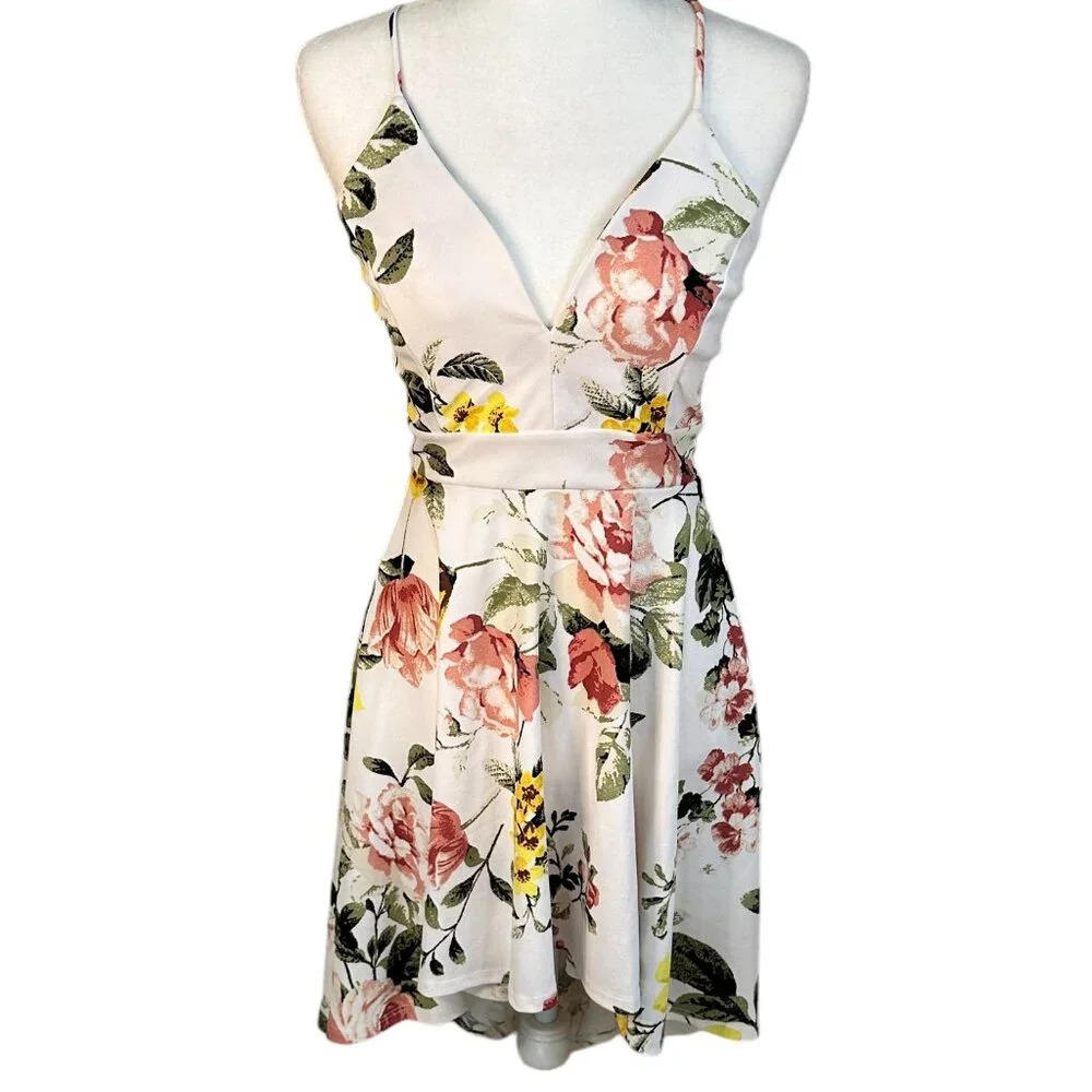 LOVELY DAY Boutique Skater Style Floral Sundress Minidress - small